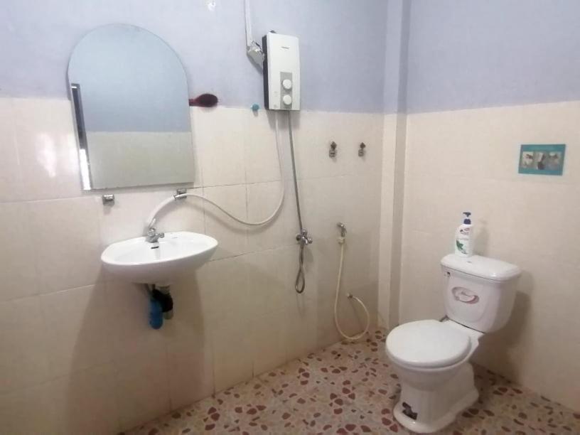 Tortuga Guesthouse Kampot Bagian luar foto