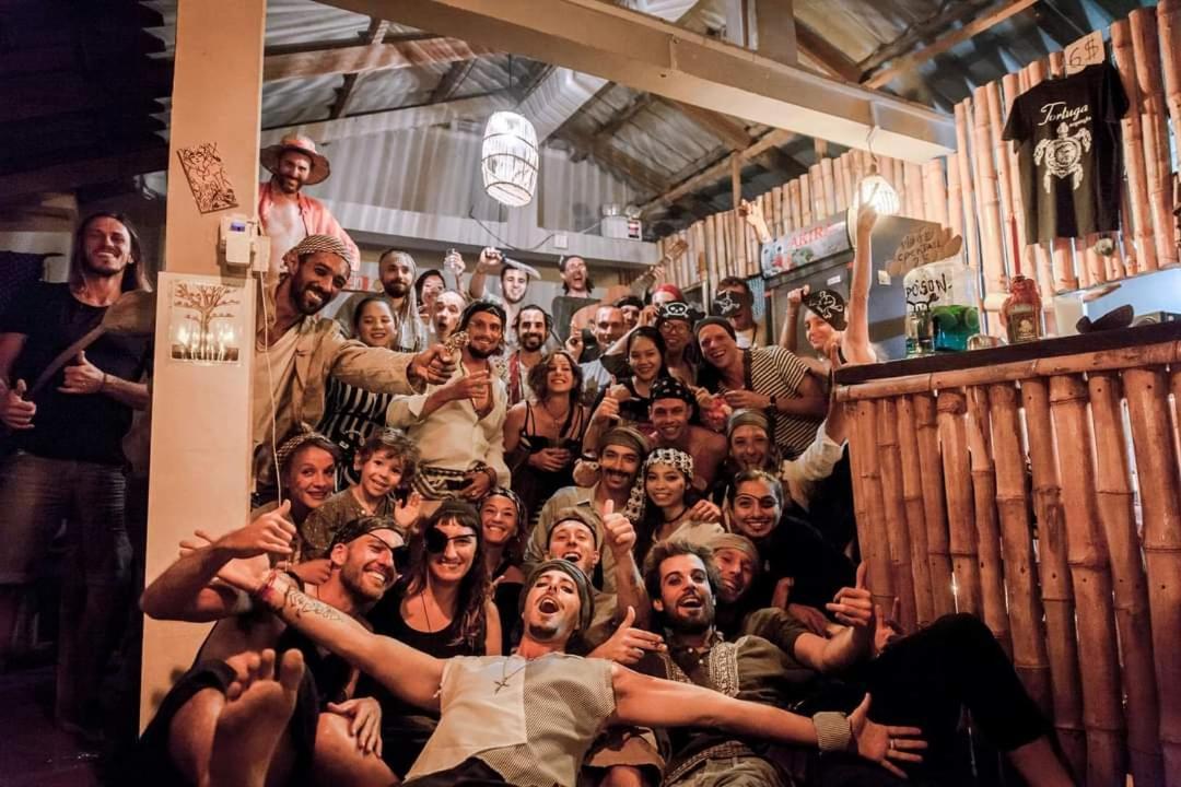 Tortuga Guesthouse Kampot Bagian luar foto